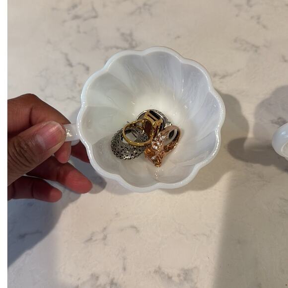 vintage milk glass punch cups 2 Hazel-Atlas Glass Company's Alpine White Swirl - Picture 2 of 7